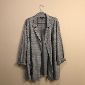 PLUS MODA // Plaid Blazer